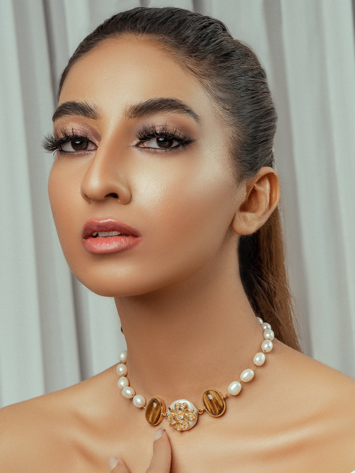 Spark Choker Necklace