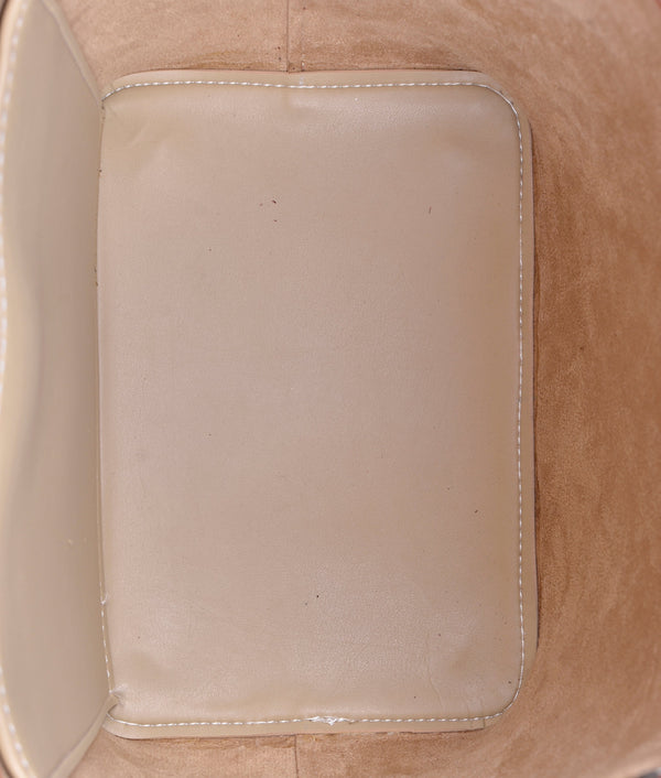RTW Creation - Off-white bucket bag with zipper pocket