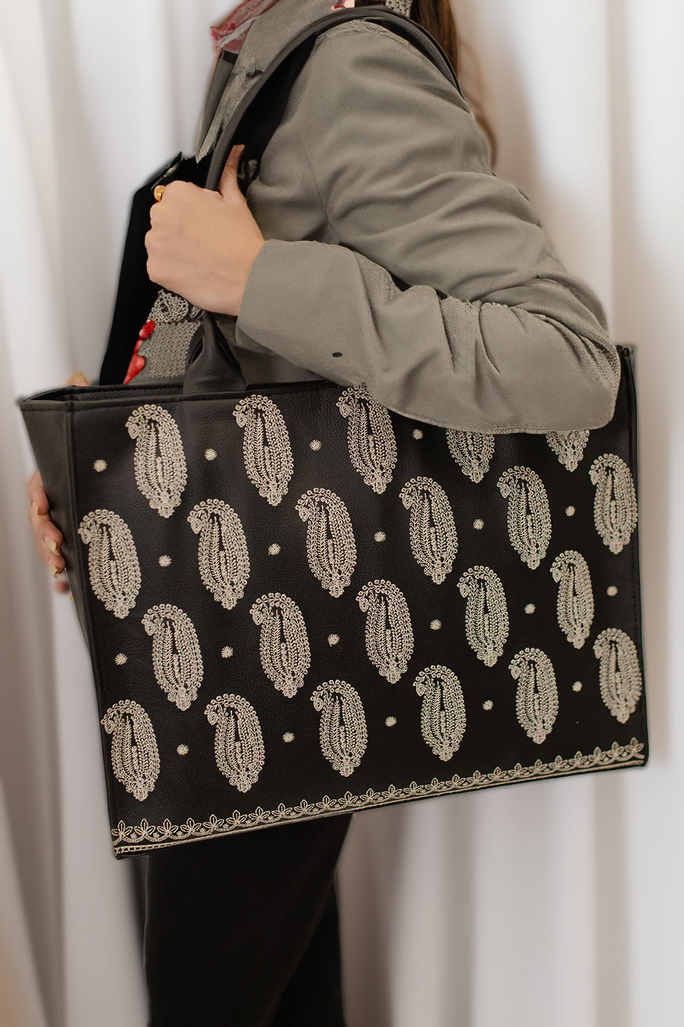 Stylish Embroidery Canvas Handbag  Buy in Pakistan 