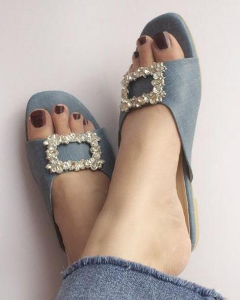 DENIM Printed Brooch Slides_BLUE
