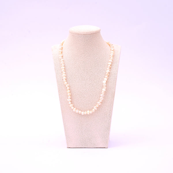 Elegance of the Pearl Necklace White