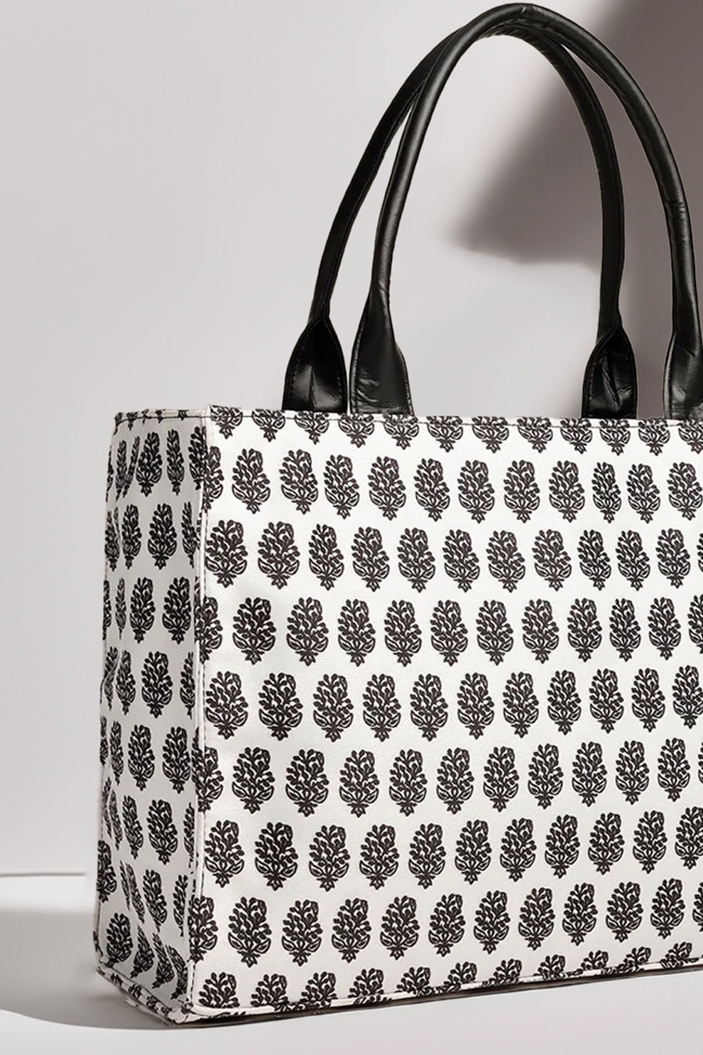 Buy Stylish Canvas Bag with Premium Handle in Pakistan