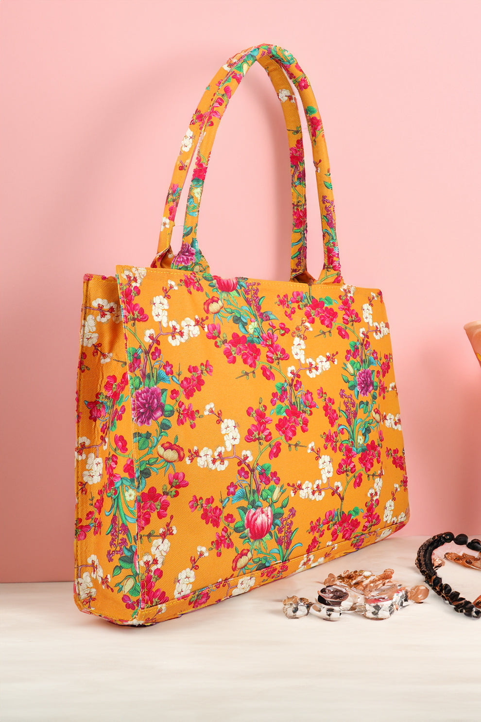 Stylish everyday canvas bag