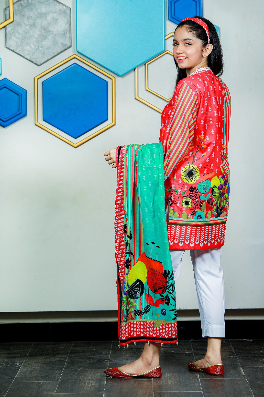 3PCS-066 Digital Printed Lawn Shirt, Dupatta & Cotton Trouser