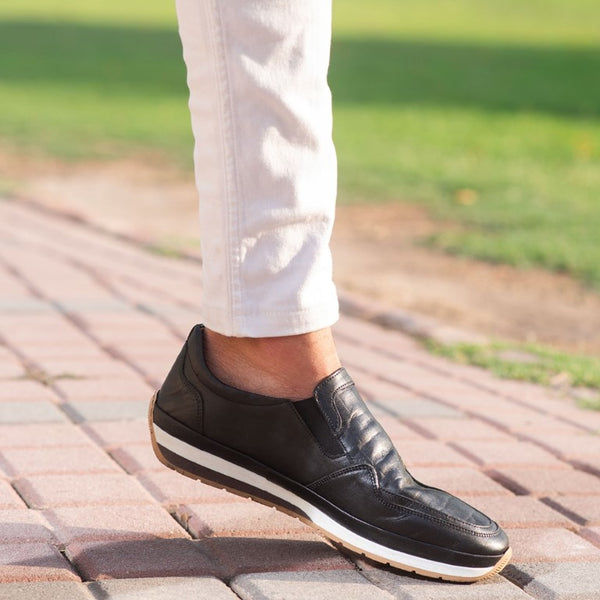 Turkish-Made Crocodile Style Leather Shoes in Somber Black