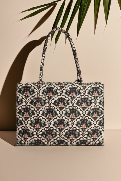 Get Trendy Canvas Shoulder Bags in Pakistan