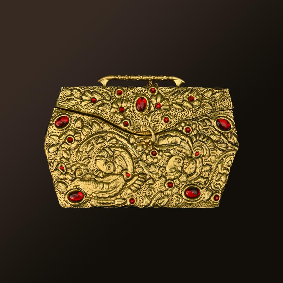 HAND BAGS GOLDEN