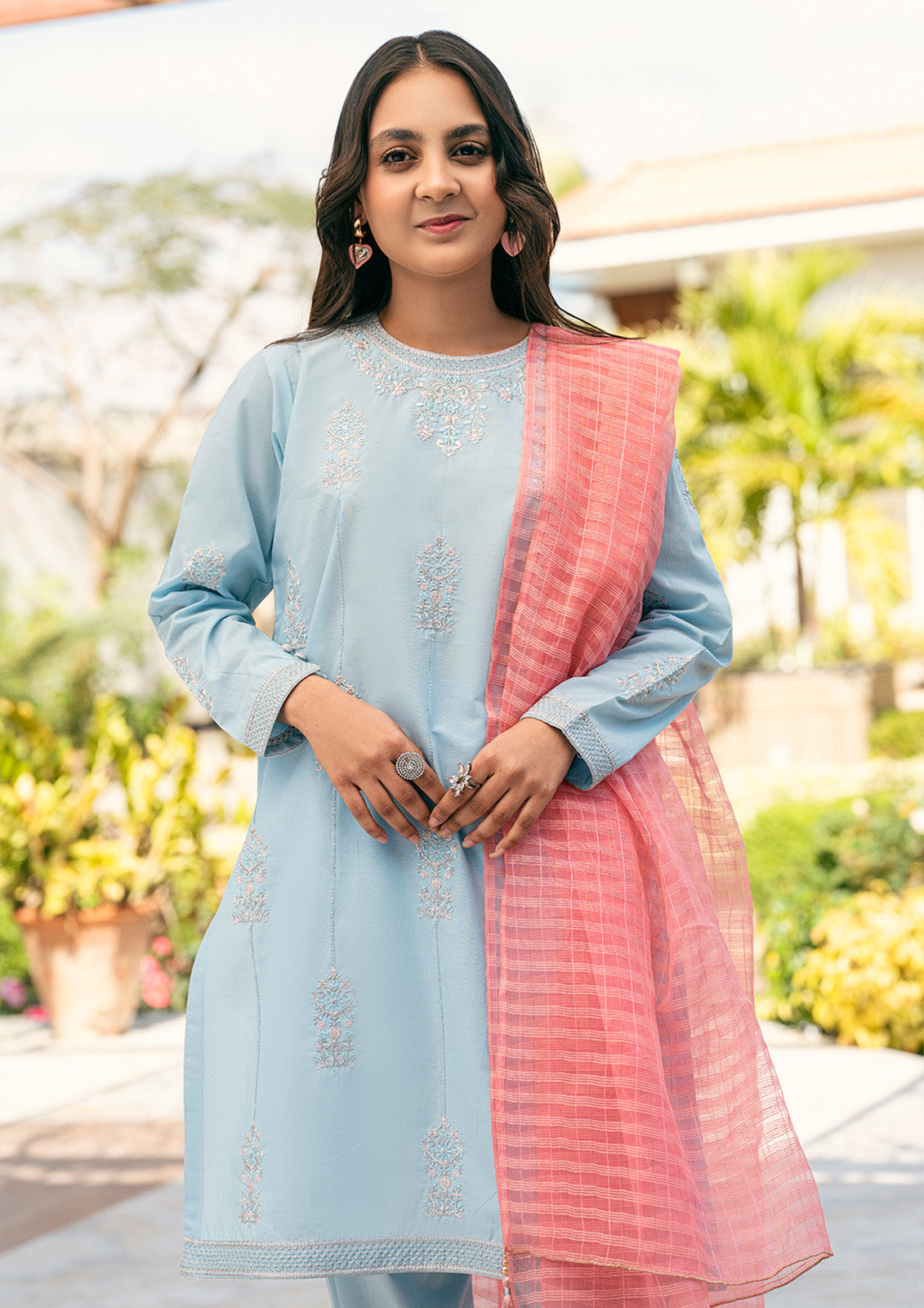 T-SFC-007, Embroidery shirt with plan trouser and pink dupatta, 3 pcs Suit
