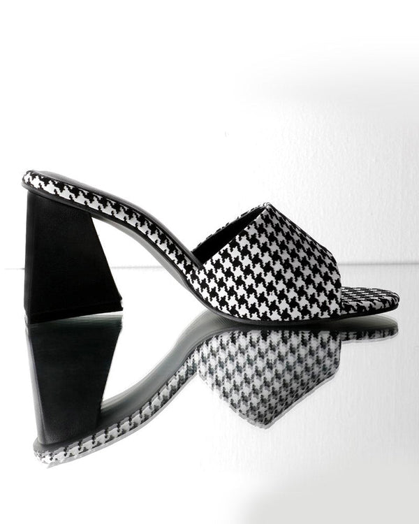 HOUNDSTOOTH Patterned Heel_BLACK