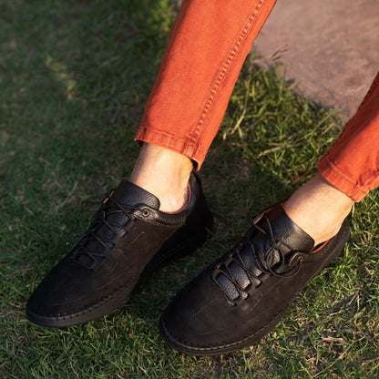 Turkish Ultra-athletic Leather Sneakers in Jet Black