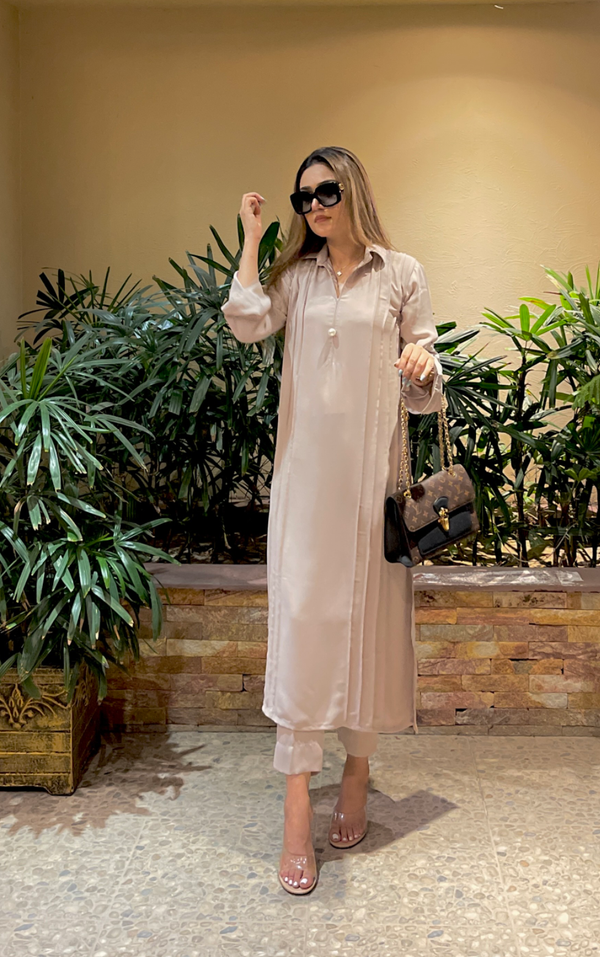 Manahils Stitched Woody Almond Sleeves Flower