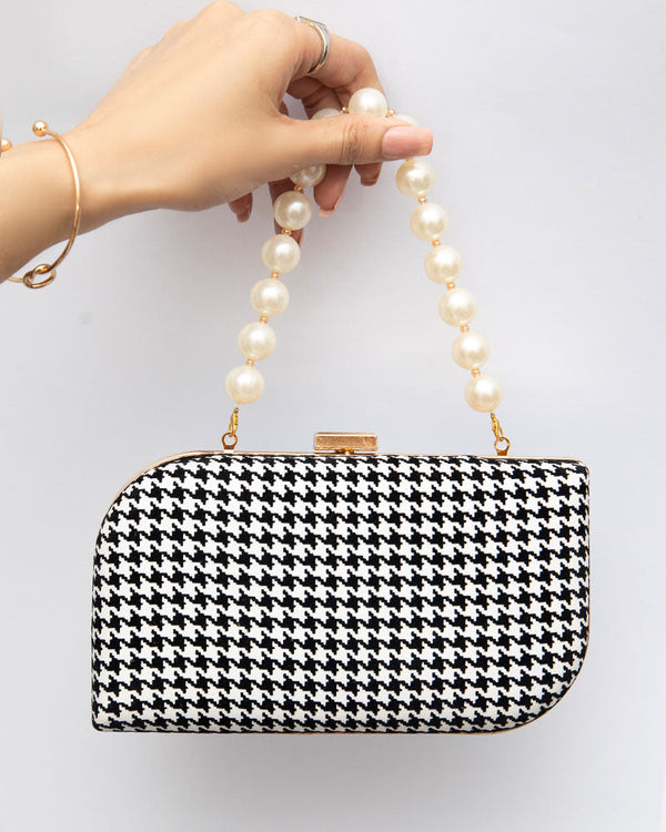 Black and White Clutch_BLACK