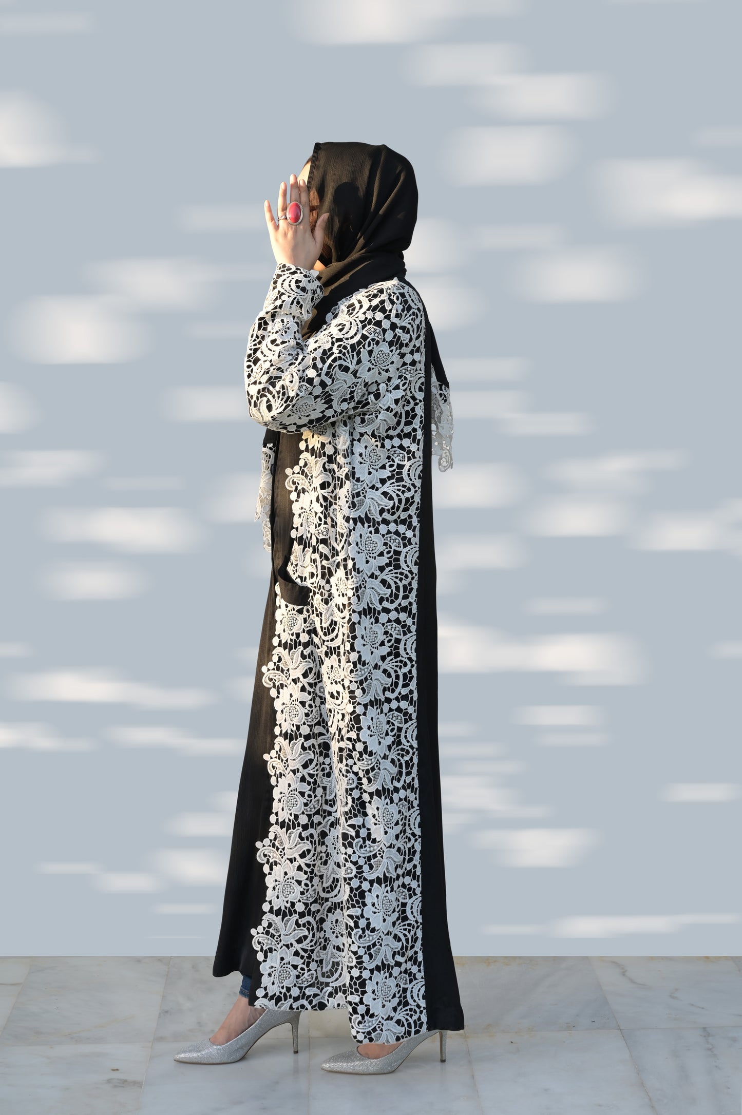 A016 BLACK WITH WHITE LACE TRENCH KAFTAN