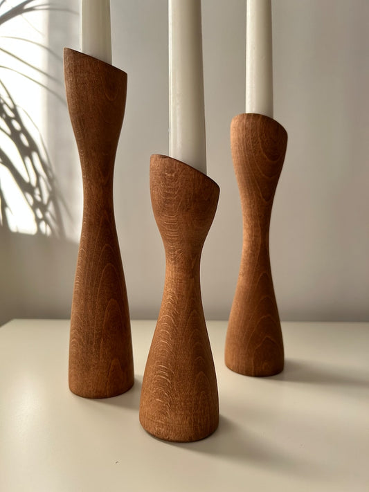 Rustic Wooden Candle Holders: Cozy Ambiance Inspired by Mid-Century and Scandinavian Styles