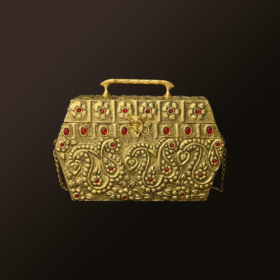 HAND BAGS GOLDEN