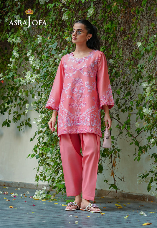 Asra Jofa ASAE-09 coral pink all-over floral embroidered cambric 2-piece suit with matching straight trousers – full length front view