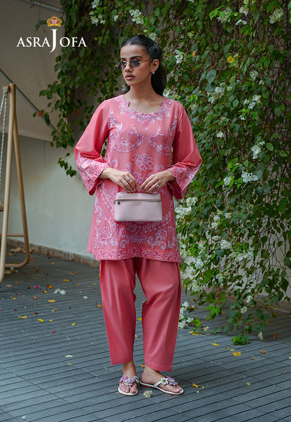 Asra Jofa ASAE-09 salmon pink cambric kurta with all-over white and pink floral embroidery and scallop embroidered cuffs – upper body detail view
