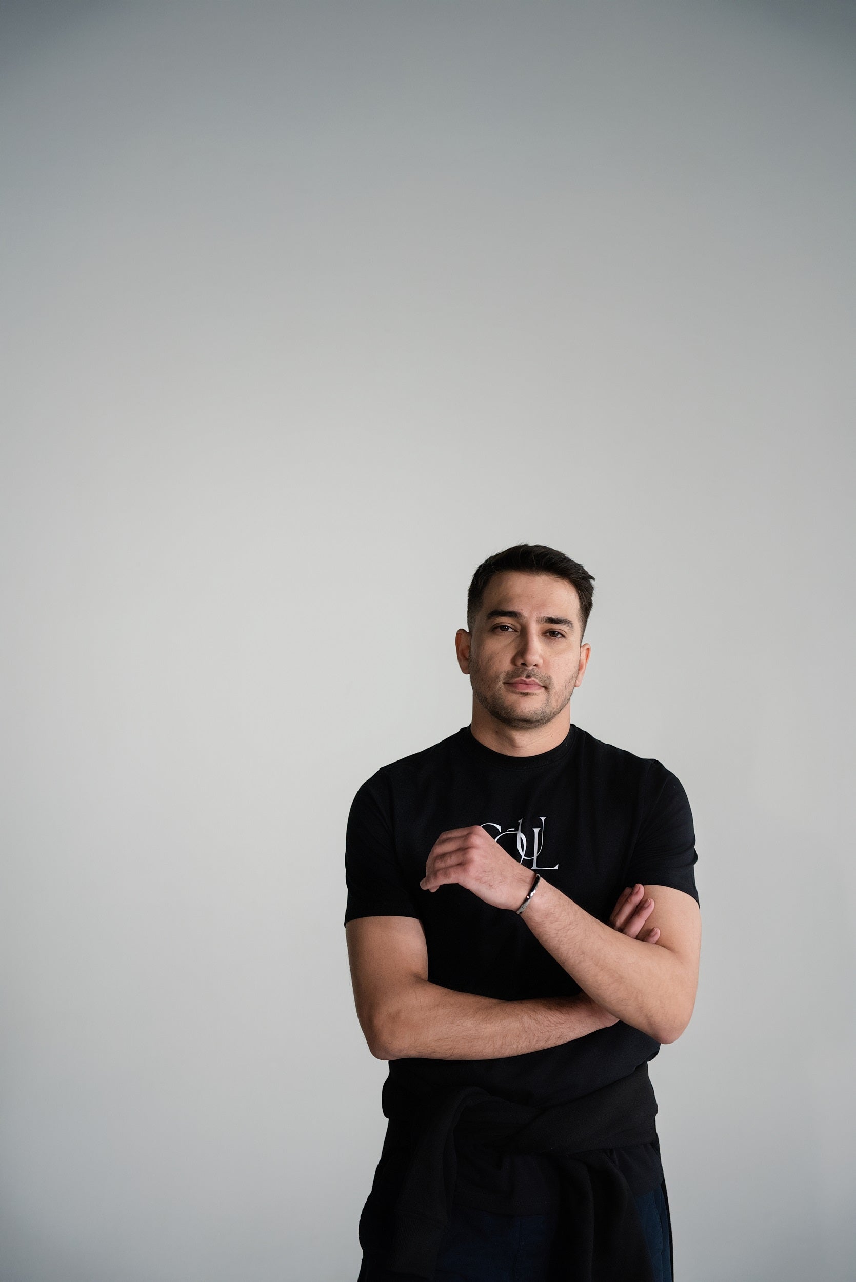 t-shirt-black_3.jpg