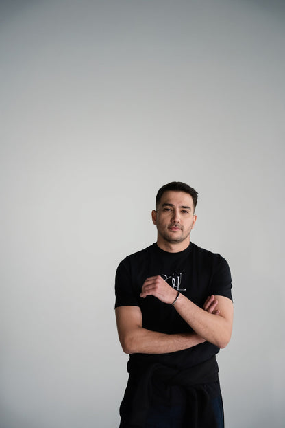 t-shirt-black_3.jpg