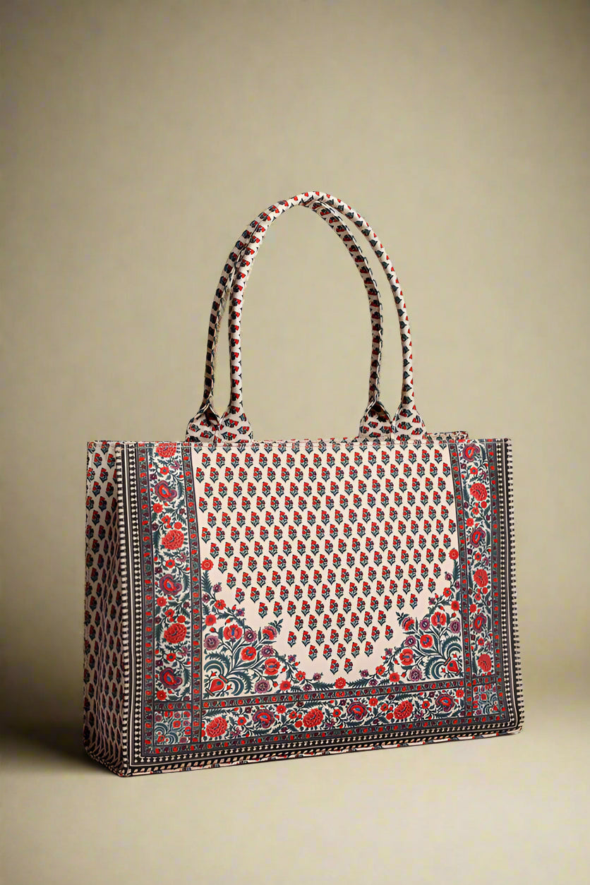 Stylish everyday canvas bag