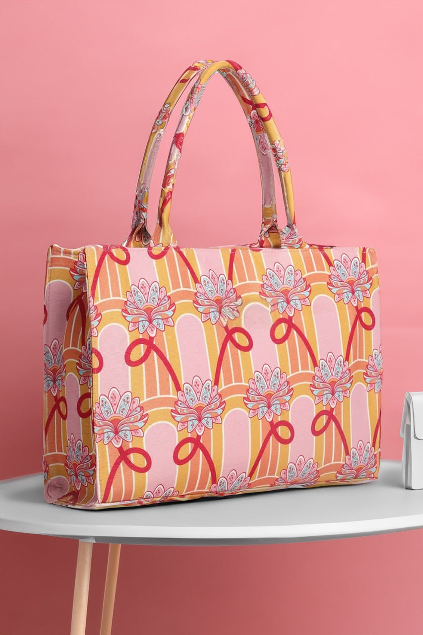 Stylish everyday canvas bag