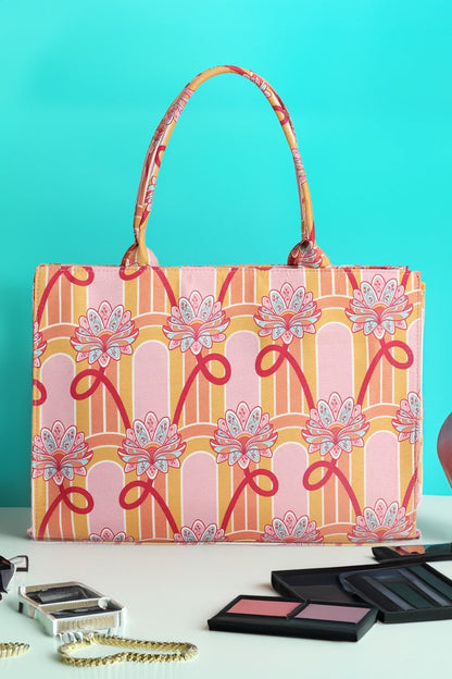 Stylish everyday canvas bag