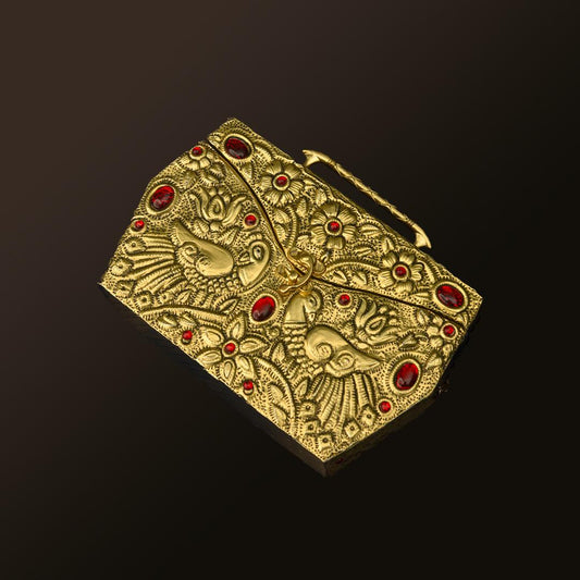 HAND BAGS GOLDEN