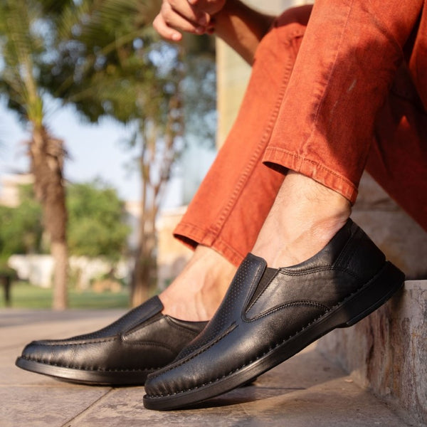 Turkish Classic Dotted Design Leather Shoes In Black