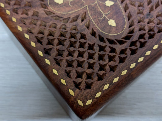 Exquisite Heart-Shaped Jewelry Box: Perfect Valentine's Day or Anniversary Gift for Her