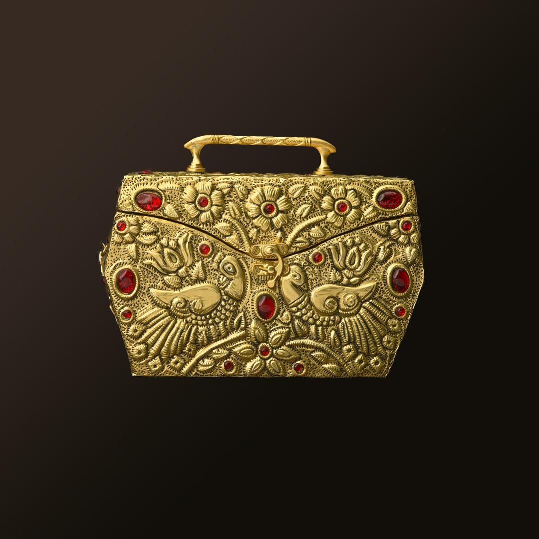 HAND BAGS GOLDEN