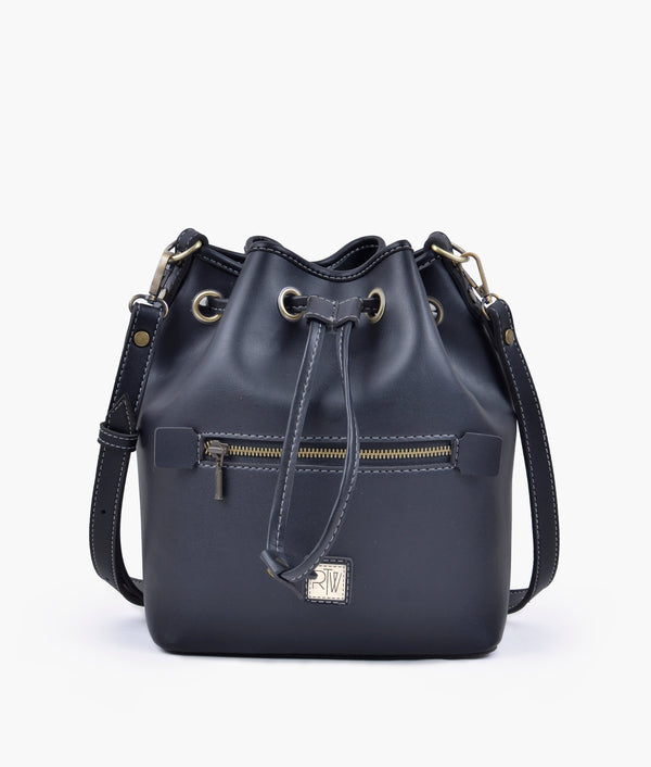 RTW Creation - Black bucket bag with zipper pocket