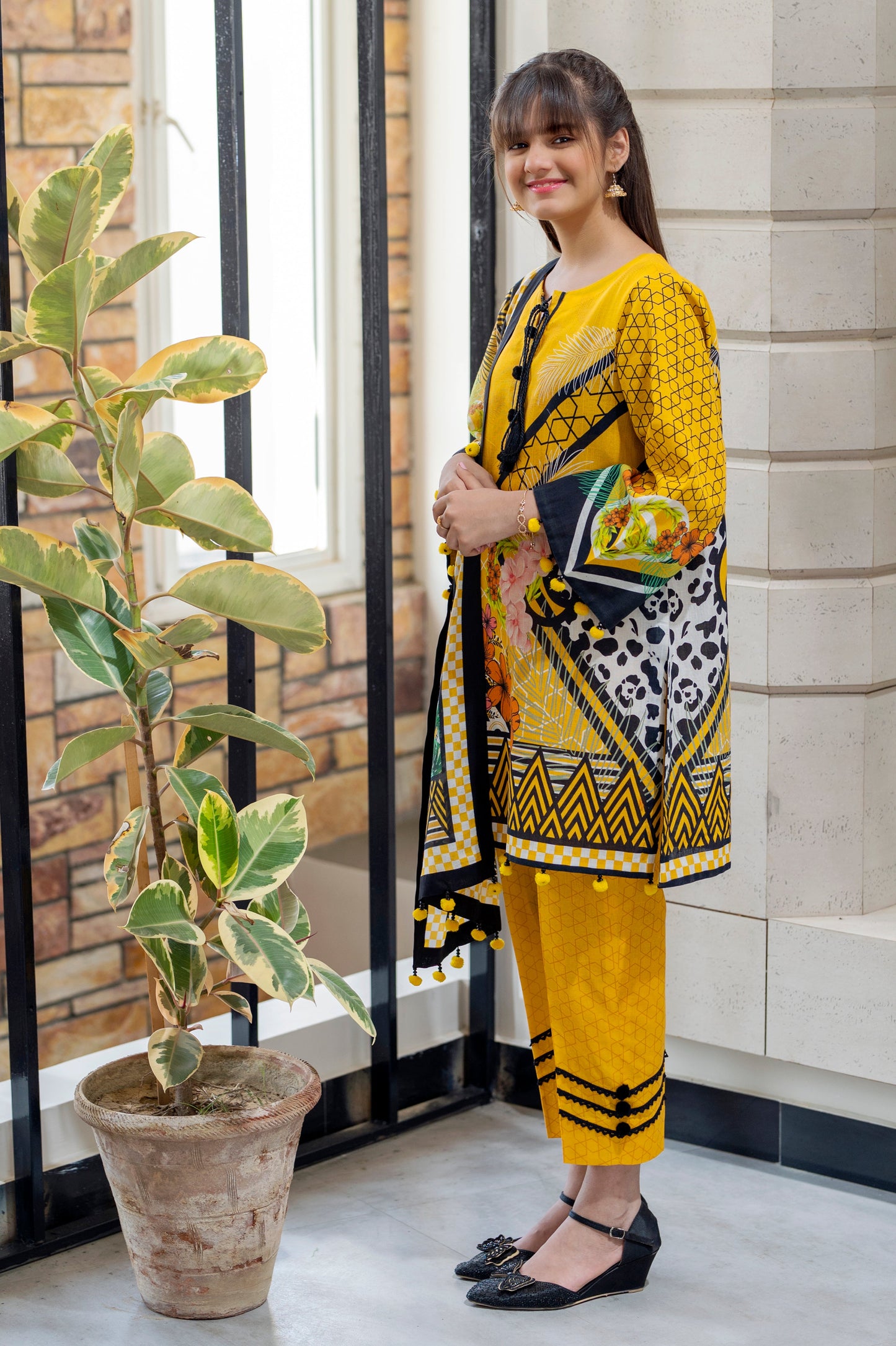 Girls Digital Printed Khaddar 3 Piece SKU: KHW-0006